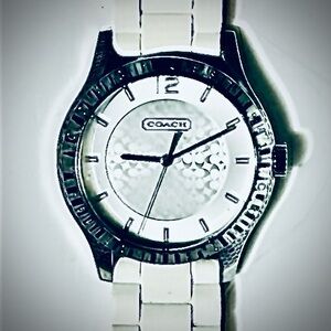 NWOT Coach Luxury Watch White and Silver ✅ w/new battery